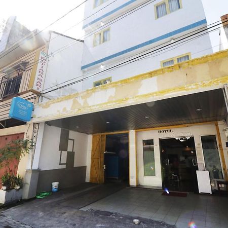 Mutiara Sari Hotel Makassar Exterior foto